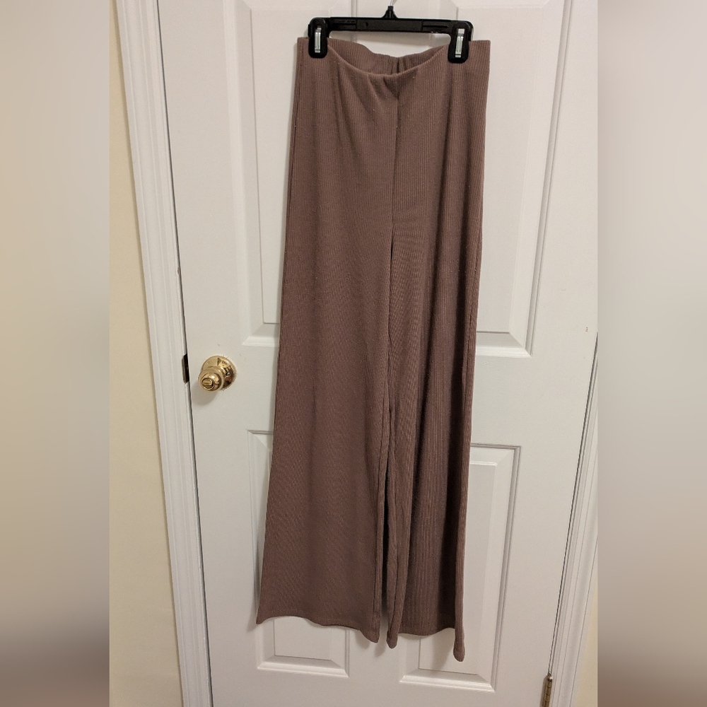 Brown Ribbed Two-Piece Set - Picture 3 of 7